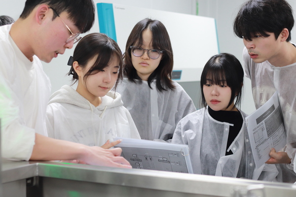 1. 크로마토그래피 실습 현장.jpg