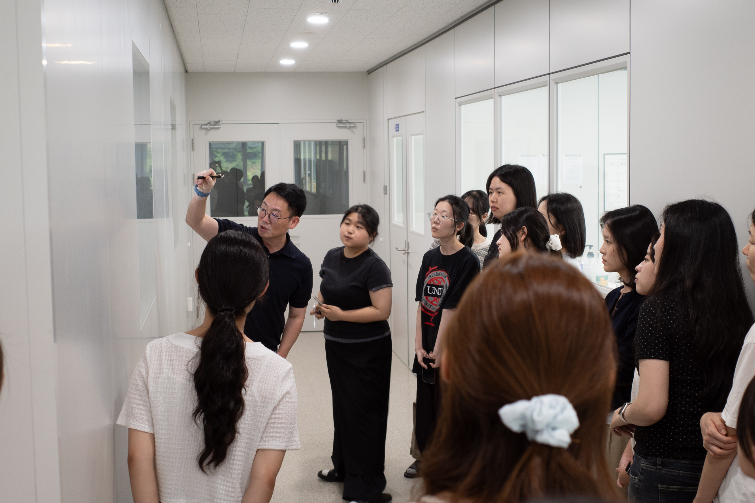 2. 공정개발 시설 투어 모습.jpg