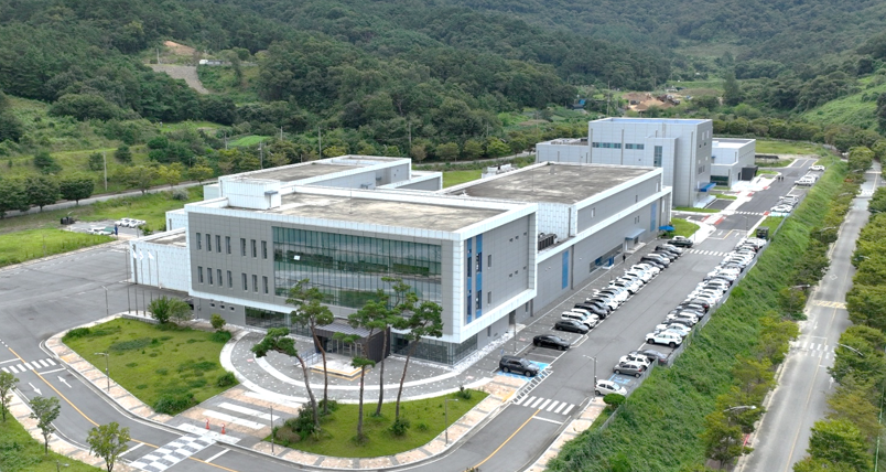 미생물실증지원센터 전경.png
